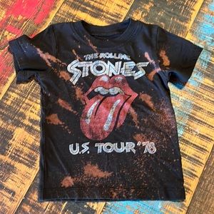 2T Rolling Stones tee 🎸🤘🏼